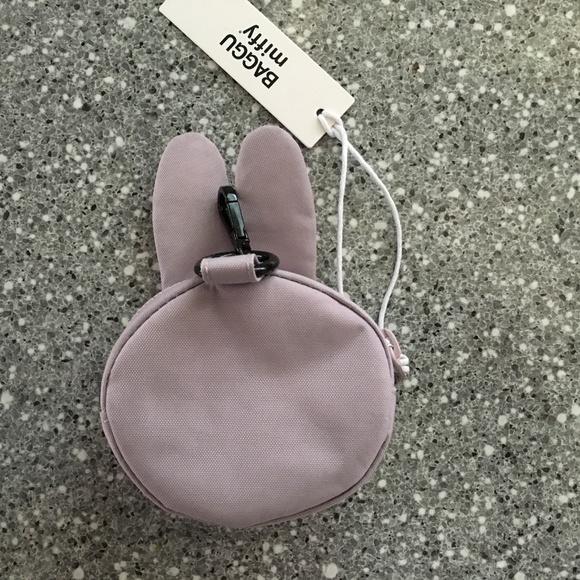 Baggu x Miffy Bag Charm for Urban Outfitters - Picture 2 of 2